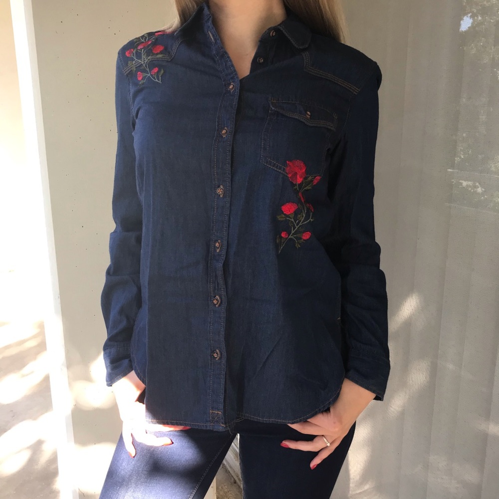 A beautiful new Zara blouse